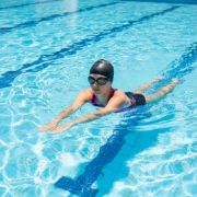 Imagen de Malla Natacion Piscina Lycra Forrada Anti Cloro + Accesorios - Rosa chicle - 10