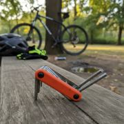 Imagen de Herramienta Multifuncional Ideal Ciclismo Naranja