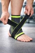 Imagen de Tobillera Ajustable Deportiva Elástica Compresora Con Strap Negro Xl